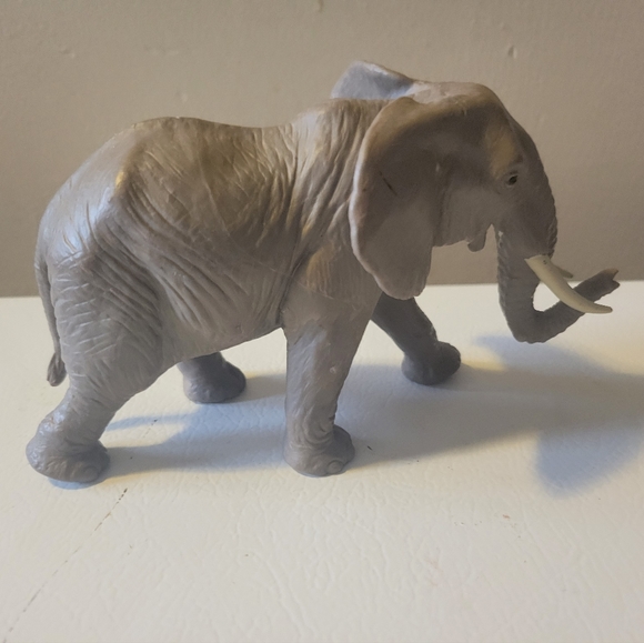 Safari Ltd Elephant Figures - Picture 4 of 10